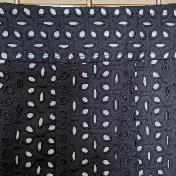 Anne Taylor eyelet skirt.  Size: 6 - Picture 9 of 15